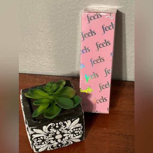 Skincare Dew Of The Gods Feels Microdermabrasion Dry Erase Face Scrub